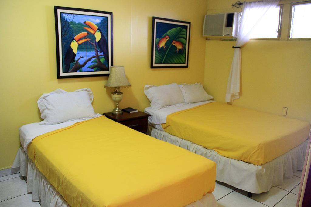 Hotel Y Apartments Los Cisneros ماناجوا الغرفة الصورة